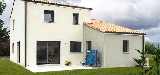 Une maison contemporaine à étage à Saint-Jean-de-Boiseau (44)