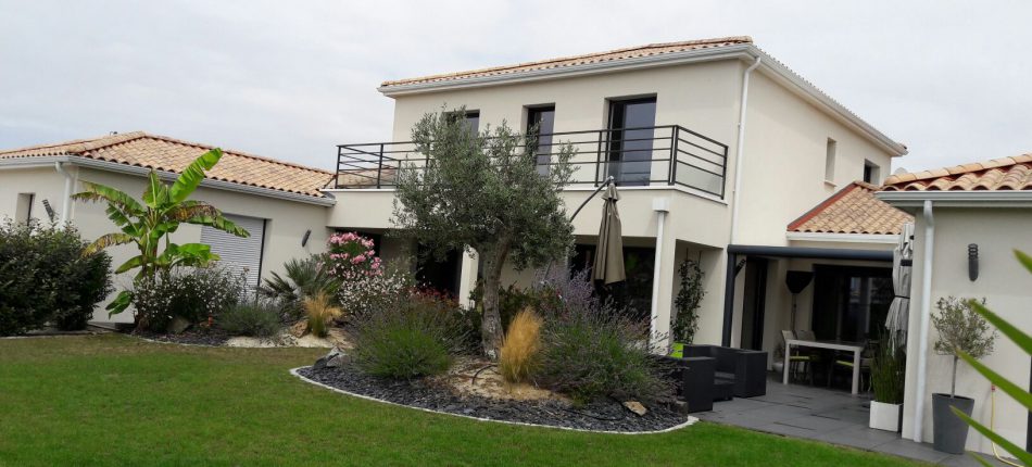 Grande maison avec piscine et une vue imprenable sur la mer à Pornic (44)  - Maison vue sur mer à Pornic