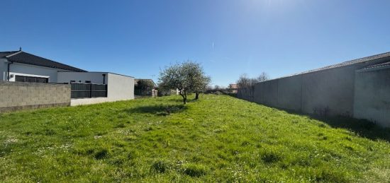 Terrain à bâtir à Saint-Hilaire-de-Chaléons, Pays de la Loire